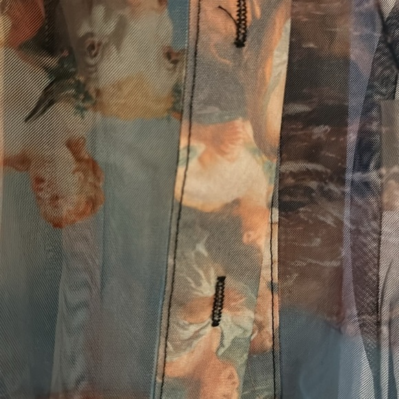 Sheer Statement Shoulder Top - Picture 5 of 6